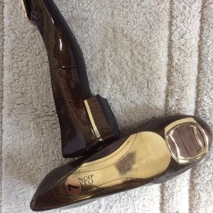 Lady low heel shoes